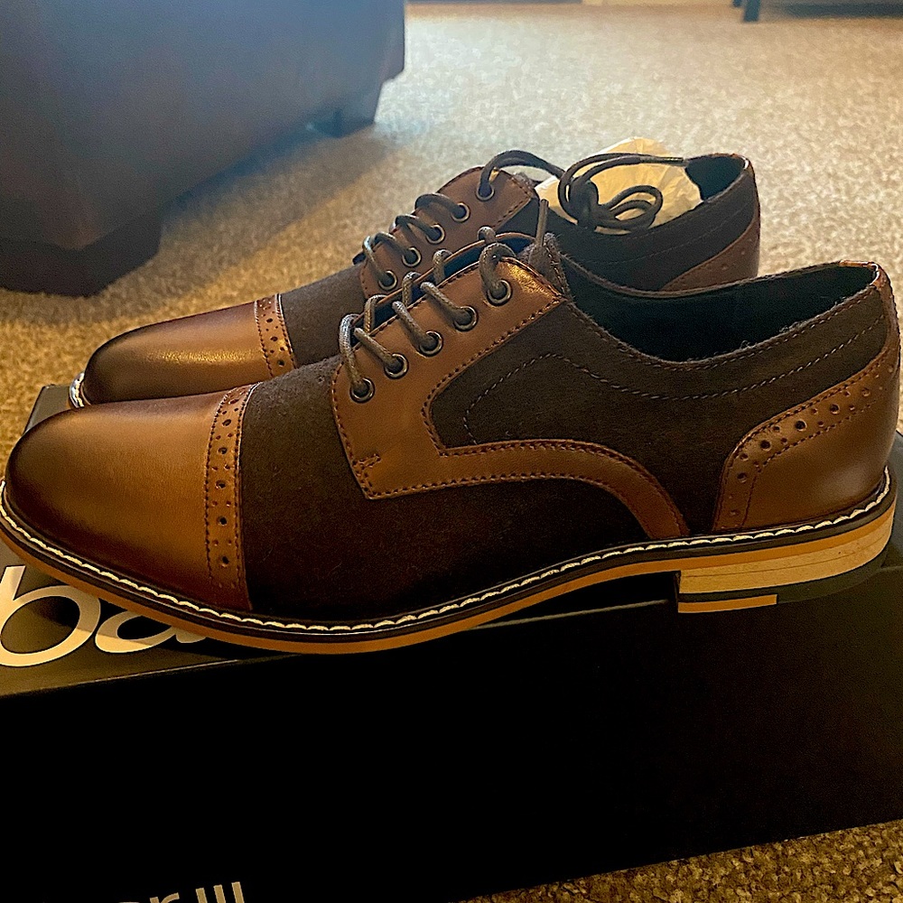 BAR III Oxford men's dress shoe. Size 9